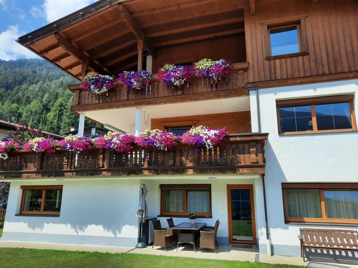 Ferienwohnung Auszeit Stubai Fulpmes Exterior photo